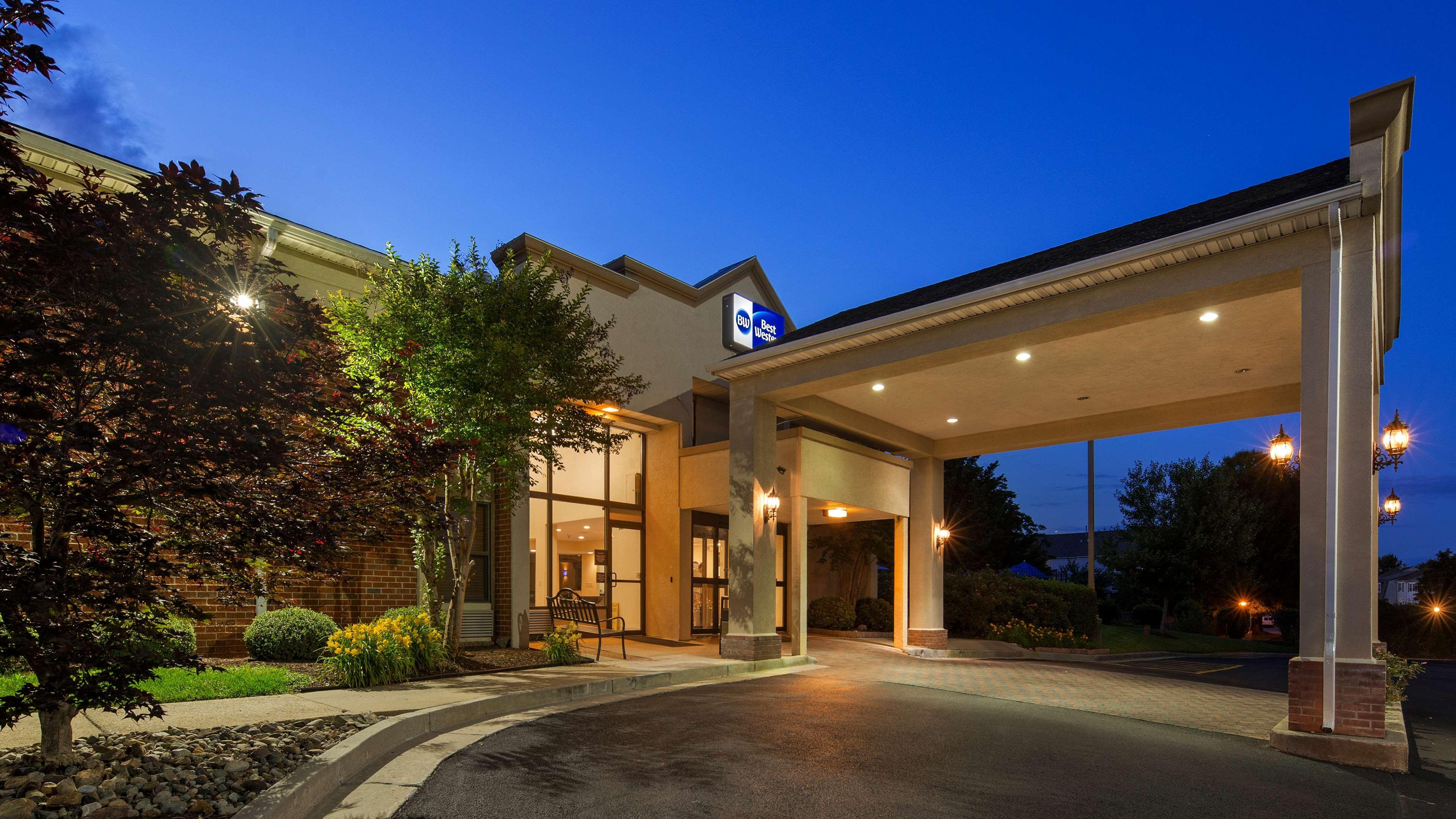 Best Western Historic Frederick Exterior photo